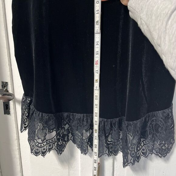 NWT Adrianna Papell short sleeve Velvet and lace blouse size large - Picture 6 of 7